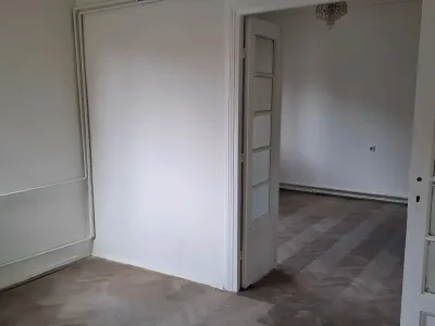 spatiu camera libera vanzare cumparare apartament Sector 4 București